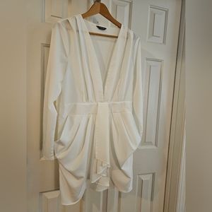 White Chicme long sleeve dress
